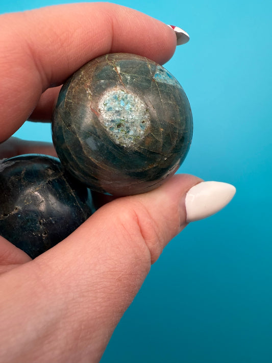 Apatite Blue Sphere - XS